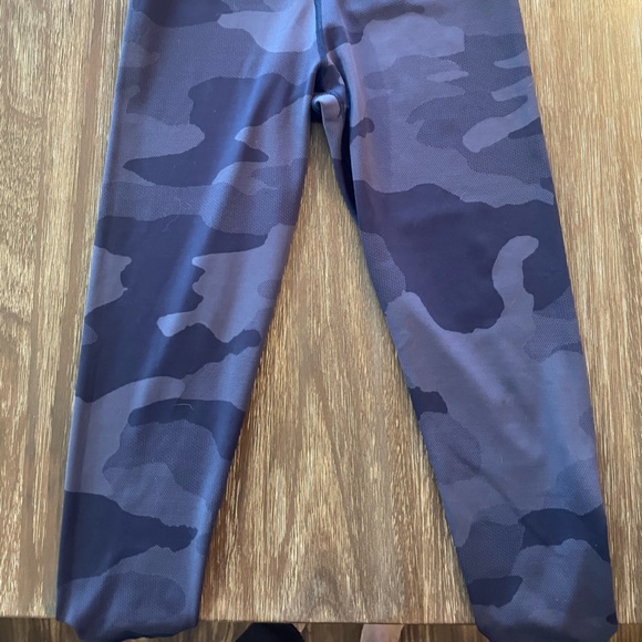 Aerie Workout Outfit - Leggings and Bra. - Picture 4 of 7